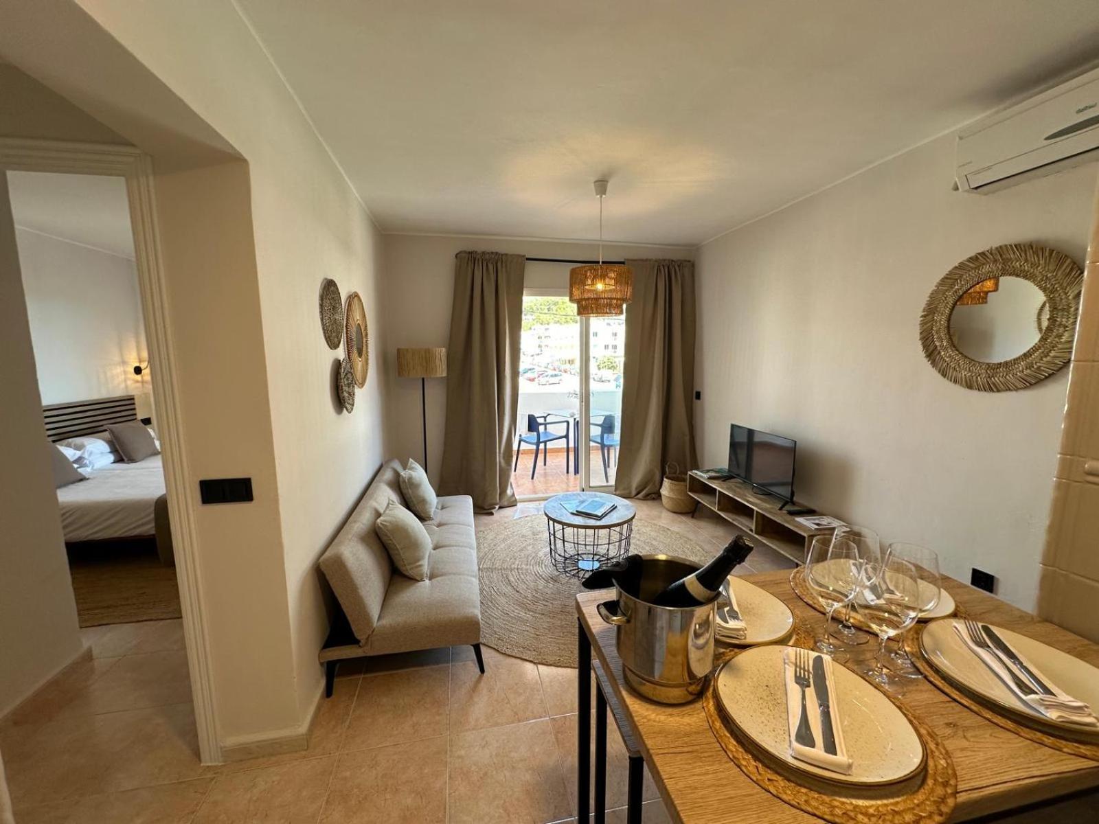 Apartamentos Ses Veles 칼라 이온가 외부 사진
